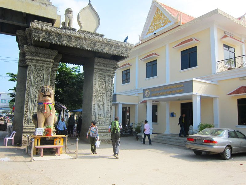 The real cambodia visa office in Poipet